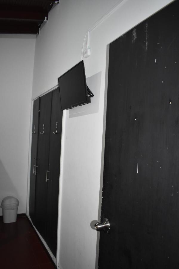Esmed Hostel Medellín Zewnętrze zdjęcie