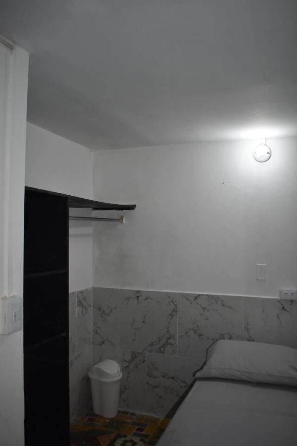 Esmed Hostel Medellín Zewnętrze zdjęcie