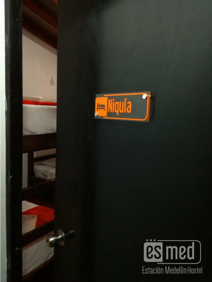 Esmed Hostel Medellín Zewnętrze zdjęcie